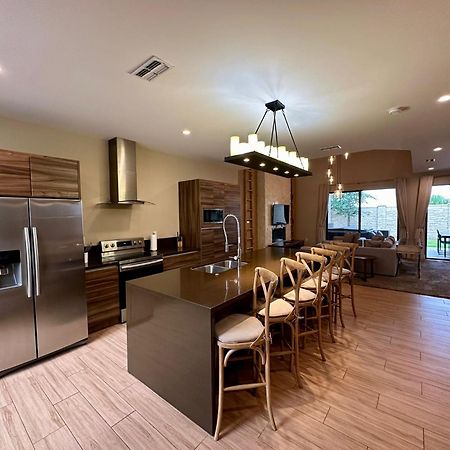 Luxury Home In Orlando With Private Hot Tub - 7 Min From Disney Parks - 3 Bedrooms And 4 Bathrooms! Kültér fotó
