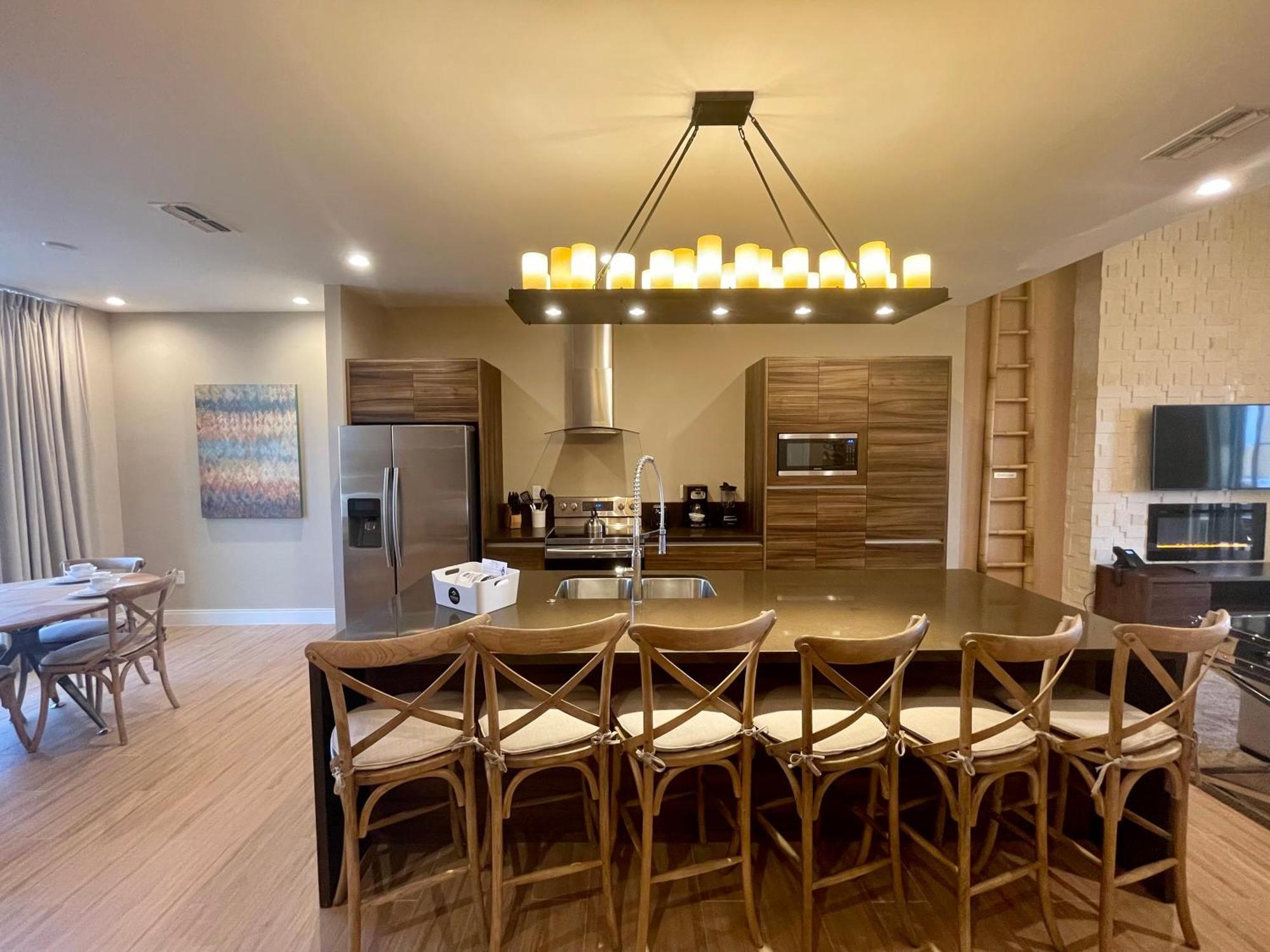 Luxury Home In Orlando With Private Hot Tub - 7 Min From Disney Parks - 3 Bedrooms And 4 Bathrooms! Kültér fotó