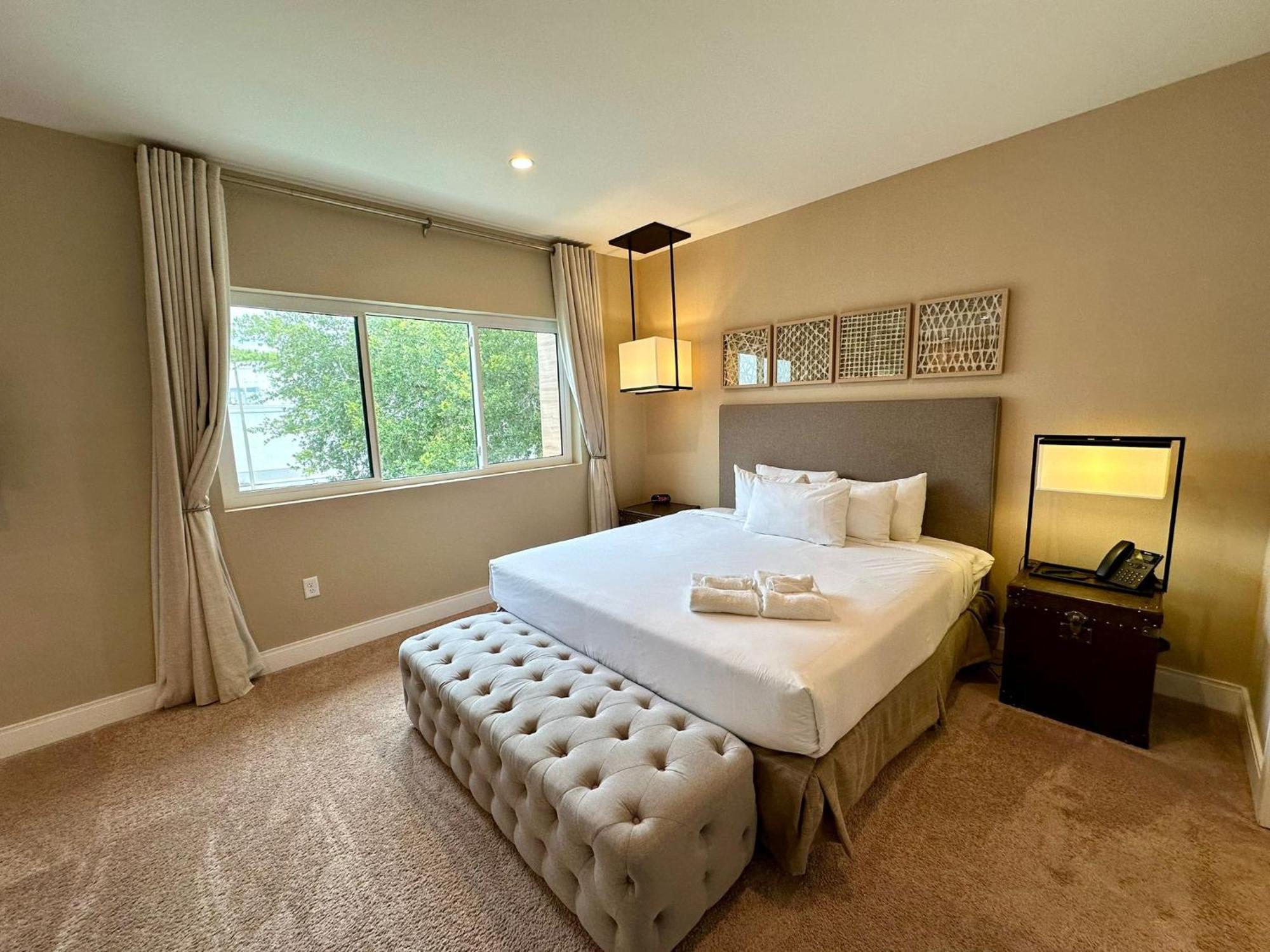 Luxury Home In Orlando With Private Hot Tub - 7 Min From Disney Parks - 3 Bedrooms And 4 Bathrooms! Kültér fotó